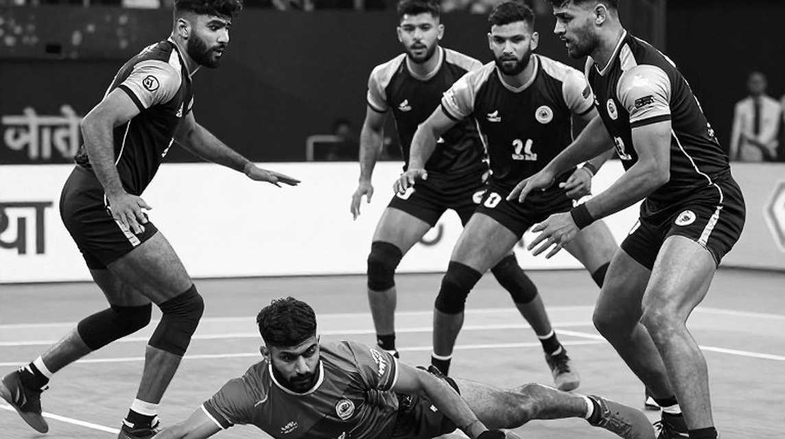 नीलामी का ₹2.35 करोड़ और अखाड़े का खाली मैदान: कबड्डी के दो अर्थशास्त्र नीलामी का ₹2.35 करोड़ और अखाड़े का खाली मैदान: कबड्डी के दो अर्थशास्त्र
