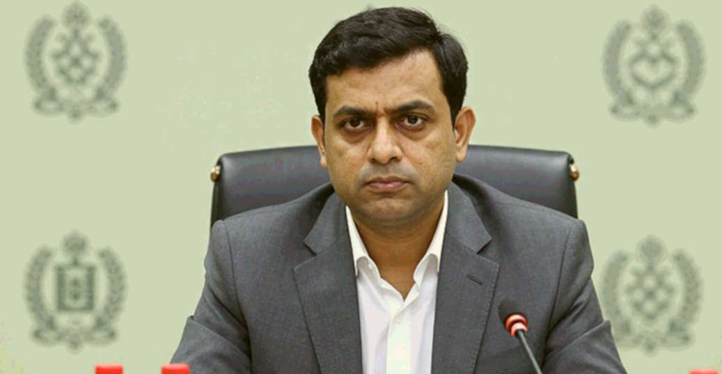 स्मिथ की गर्दन और ऑस्ट्रेलिया का अनकहा सेलेक्शन बहीखाता: न्यूलैंड्स से पहले तीन सवाल, एक भी तय जवाब नहीं स्मिथ की गर्दन और ऑस्ट्रेलिया का अनकहा सेलेक्शन बहीखाता: न्यूलैंड्स से पहले तीन सवाल, एक भी तय जवाब नहीं