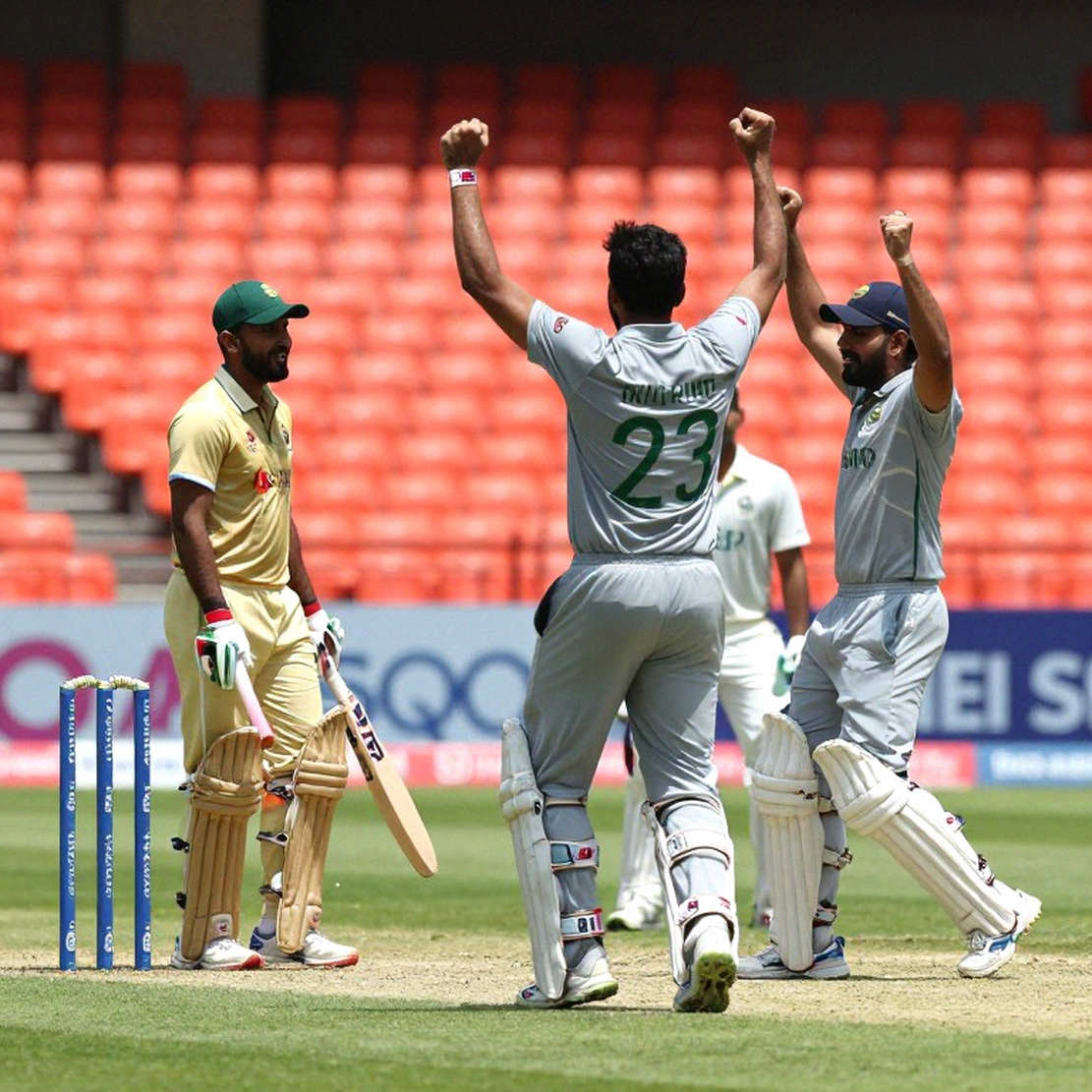 Mirpur Day 1: The Real Read of 213/3 Starts at the 80th Over Mirpur Day 1: The Real Read of 213/3 Starts at the 80th Over